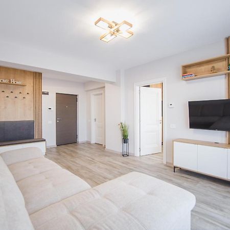 Creamy Wood Haven Oradea Exterior foto
