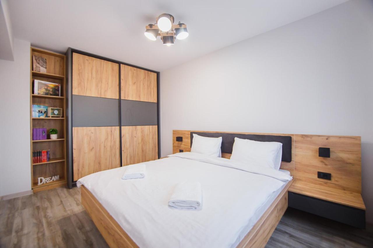 Creamy Wood Haven Oradea Exterior foto