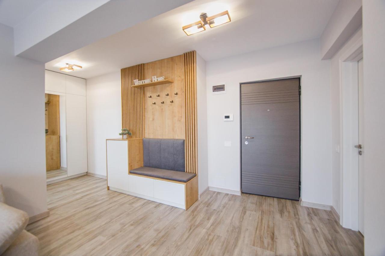 Creamy Wood Haven Oradea Exterior foto