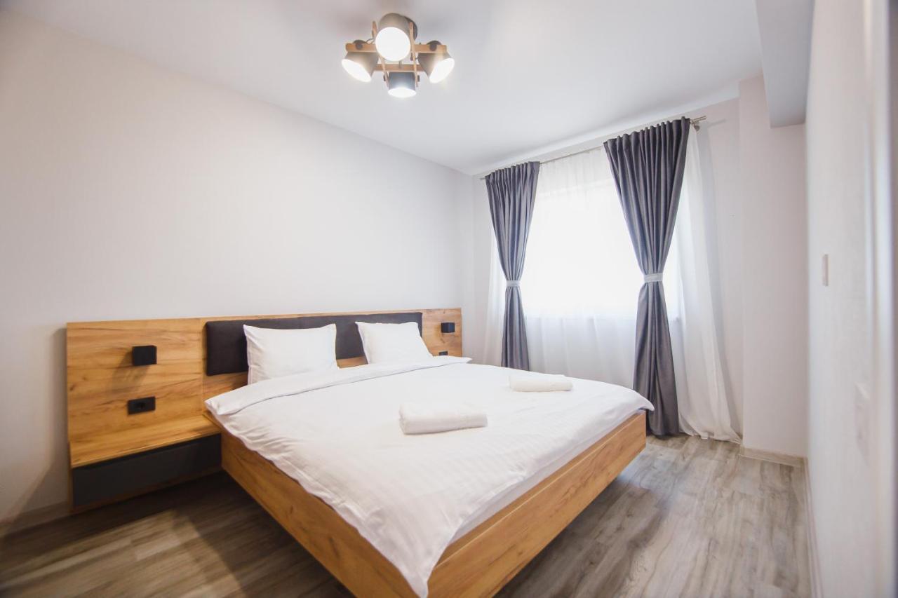 Creamy Wood Haven Oradea Exterior foto