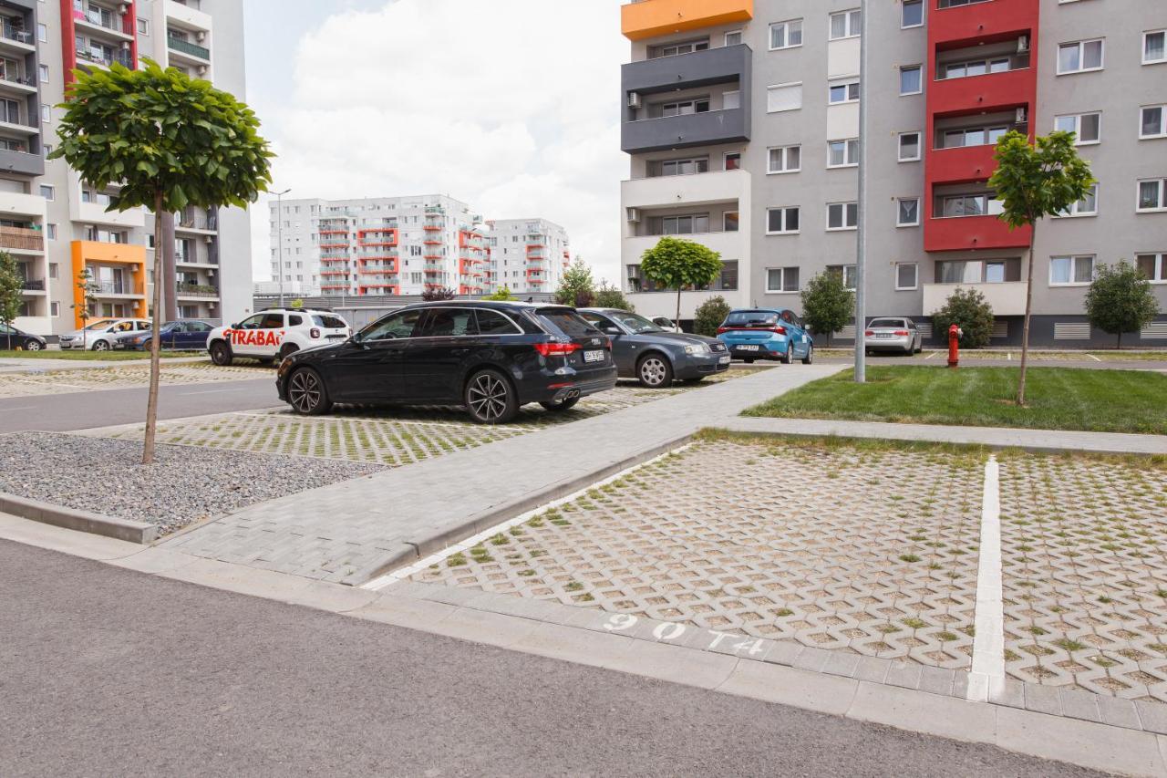 Creamy Wood Haven Oradea Exterior foto