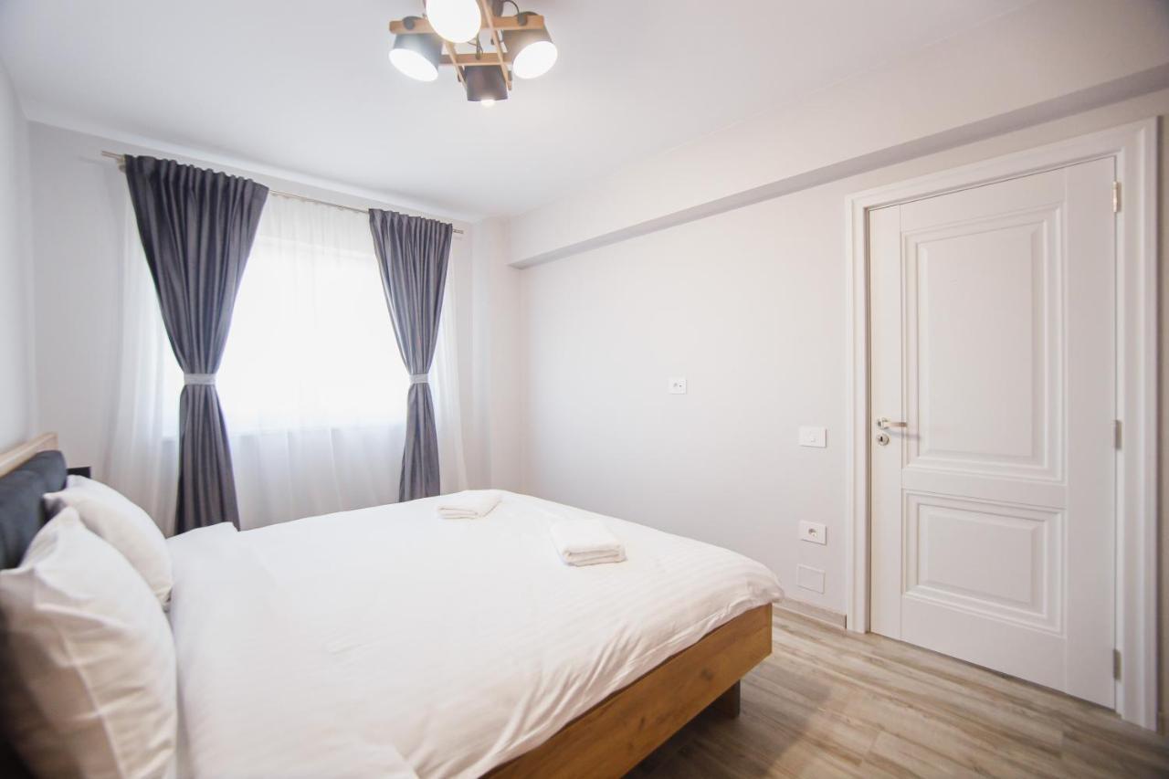 Creamy Wood Haven Oradea Exterior foto